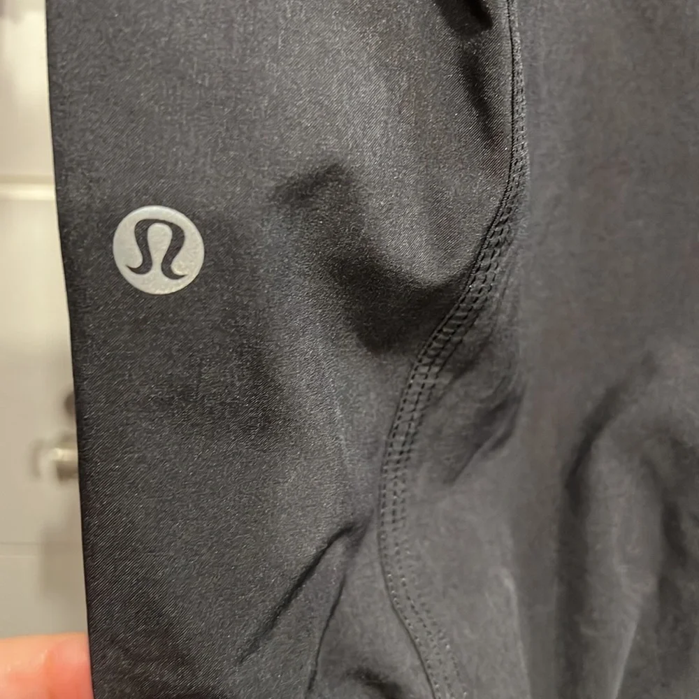 Lululemon Dance Studio Mid-Rise Cropped Pant in Black, size 6